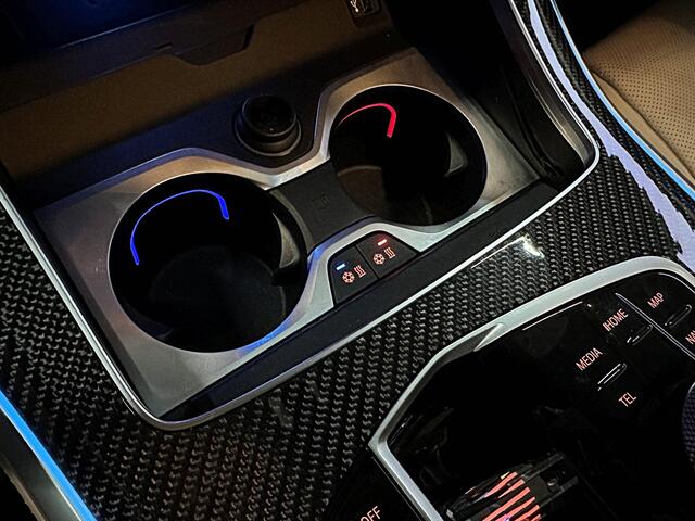 BMW X5 50e M-Sport Pro Performance | 360 View | Massage & Ventilatie | ACC | Individual Leder | Pano | Head-Up | 4-Zone Clima | 22'' | Stoelverwarming V+A | Laser-LED | 2x Memory | Keyless-Entry | Trekhaak | Comfortstoelen | Beker Koeling+Verwarming | Stuurverwa