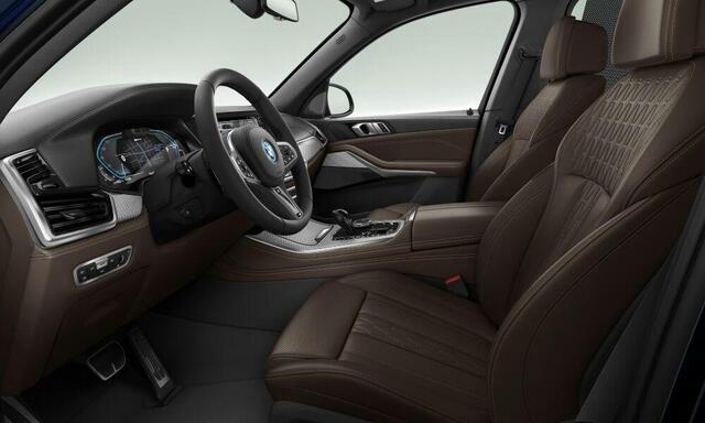 BMW X5 xDrive45e High Executive M-sport - Trekhaak - Panoramadak - Comfortstoelen - Stoelventilatie - Merino Leder - Driving Assistant Professional - Parking Assistant Plus - Head-up