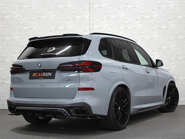 BMW X5 50e M-Performance Seats | M-Sport Pro | Sky-Lounge Pano | 360 Camera | ACC | Soft-Close | Carbon | Massage | Ventilatie | Leder-Individual | Achterasbesturing | Head-Up | 4-Zone Clima | 22 inch | 2x Memory | Trekhaak | Harman-Kardon | Beker-Clima | Stoelv