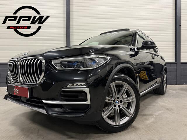 BMW X5 xDrive45e High Exe PANO/H&K/TREKHAAK/LASER/INDIVIDUAL-LEER/HEAD-UP/ACC/MEMORY+VENTILATIE/360CAMERA/ACTIVE-STEERING/BLACK-SAPPHIRE/VOLLEDIGE BMW DEALER OH HISTORIE,NET OH BEURT GEHAD