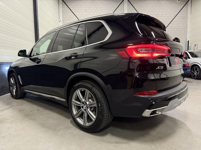 BMW X5 xDrive45e High Exe PANO/H&K/TREKHAAK/LASER/INDIVIDUAL-LEER/HEAD-UP/ACC/MEMORY+VENTILATIE/360CAMERA/ACTIVE-STEERING/BLACK-SAPPHIRE/VOLLEDIGE BMW DEALER OH HISTORIE,NET OH BEURT GEHAD