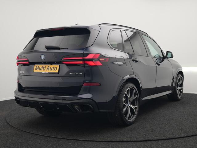 BMW X5 xDrive50e M Sport Plug In Hybrid 490pk Dealer O.H PHEV | Head Up | 360 Camera | Adaptive Cruise | Lederen Comfortstoelen Memory & Verwarmd | Apple Carplay | Widescreen Navigatie | Carbon Interieur | Luchtvering | Front Assist |