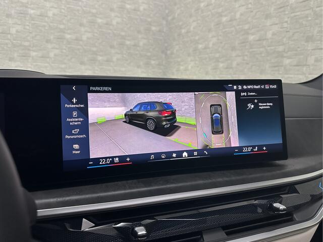 BMW X5 50e M-Sport Pro | 360 Camera | ACC | Panorama | Massage | Individual Leder | Soft-Close | 4-Zone Clima | Head-Up | Manhattan Green | Harman-Kardon | Stoelventilatie | Trekhaak | Luchtvering | Stoelverwarming V+A | Keyless-Entry | Memory | Iconic-Glow | Co