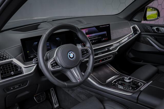 BMW X5 xDrive50e | M SPORT PAKKET PRO | COMFORT PLUS PAKKET | EXCLUSIVE PAKKET | STOELEN PAKKET COMFORT | MASSAGE | STOELVERWARMING & VERKOELING | 4-WIELBESTURING | CARPLAY | SOFTCLOSE | STUURVERWARMING | 360 CAMERA | MEMORY SEATS | BTW | SFEERVERLICHTING |