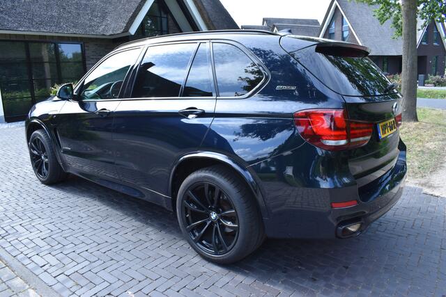 BMW X5 xDrive40e iPerf. 320PK M Sport 100DKM PANO LEER FULL!