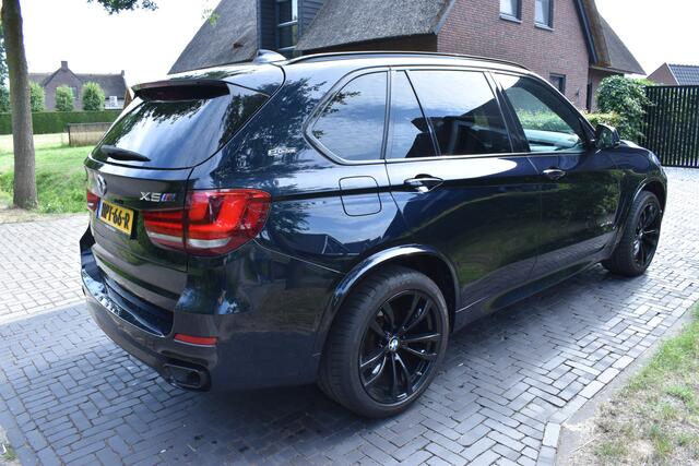 BMW X5 xDrive40e iPerf. 320PK M Sport 100DKM PANO LEER FULL!