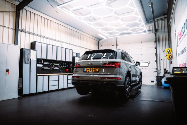 BMW X5 M50d 400 pk High Executive M-Sportpakket / NL-Auto/ Laserlicht/ Head-Up/ Pan-Dak/ Achteras-Sturing/ 360-Camera/ Soft-Close/ Adap.Cruise/ Trekhaak/ 22'' LMV
