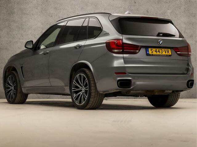 BMW X5 xDrive40e M-Sport iPerformance High Executive 313Pk Automaat (PANORAMADAK, M PAKKET, LUCHTVERING, MEMORY SEATS, SFEERVERLICHTING, ADAPTIVE CRUISE, HEAD-UP DISPLAY, GROOTLICHTASSISTENT, GETINT GLAS, NIEUWE APK, NIEUWSTAAT)