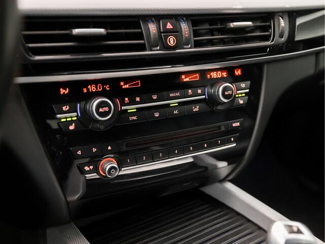 BMW X5 xDrive40e M-Sport iPerformance High Executive 313Pk Automaat (PANORAMADAK, M PAKKET, LUCHTVERING, MEMORY SEATS, SFEERVERLICHTING, ADAPTIVE CRUISE, HEAD-UP DISPLAY, GROOTLICHTASSISTENT, GETINT GLAS, NIEUWE APK, NIEUWSTAAT)