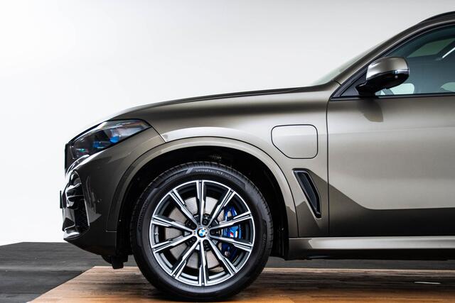 BMW X5 xDrive45e High Executive M Sport - Trekhaak - Panoramadak - Parking/Driving Assistant - Head up - Hifi - Comfort Access - CraftedClarity - Warmte Comfort Pack - Comfortstoelen - Head up - BMW Laserlight -