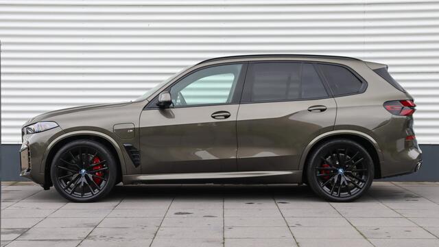 BMW X5 xDrive50e M-Sport Pro | Massage | Harman/Kardon | Soft-Close | Panoramadak | Stoelventilatie | Carbon | Trekhaak | Head-up