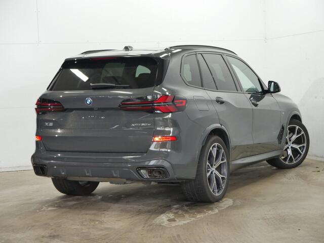 BMW X5 xDrive50e M-Sport Pro | M-Zetels | Trekhaak | Harman Kardon | Driv. Ass. Pro | Ventilatie | Individual Leder | Luchtvering v+a