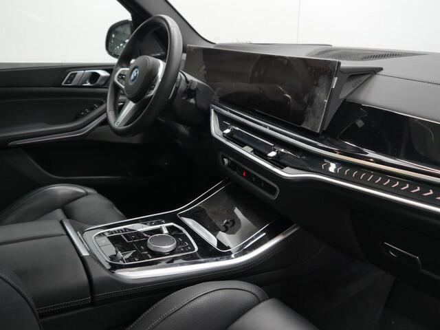 BMW X5 xDrive50e M-Sport Pro | M-Zetels | Trekhaak | Harman Kardon | Driv. Ass. Pro | Ventilatie | Individual Leder | Luchtvering v+a