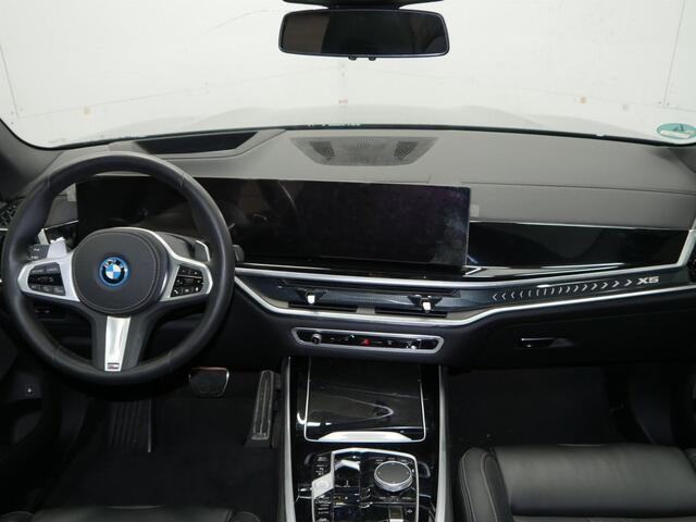BMW X5 xDrive50e M-Sport Pro | M-Zetels | Trekhaak | Harman Kardon | Driv. Ass. Pro | Ventilatie | Individual Leder | Luchtvering v+a