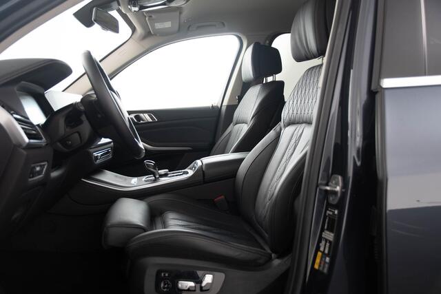 BMW X5 xDrive45e High Executive Luxury Line - Trekhaak - Trekhaak - Park Assistant - Active Cruise Control - Warmte Comfort Pack - Stoelventilatie/massage - Comfort Access - Hifi - Comfortstoelen - Zonneschermen -
