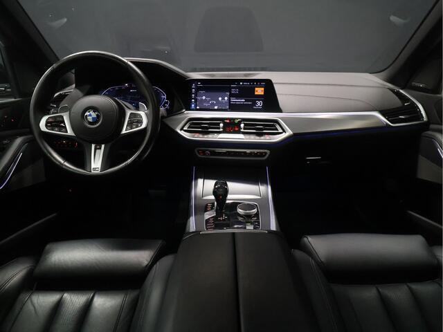 BMW X5 xDrive45e M Sport [SCHUIFKANTELDAK, HARMAN/KARDON, TREKHAAK INKLAPBAAR, APPLE CARPLAY, ANDROID, MEMORY SEATS, 360 CAMERA, HEAD-UP, ADAPTIVE CRUISE, STUURVERWARMING, VOL LEDER, STOELVERWARMING, CLIMATE, N