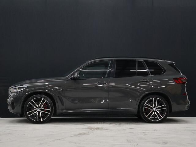 BMW X5 xDrive45e High Executive M Sport [SCHUIFKANTELDAK, TREKHAAK INKLAPBAAR, APPLE CARPLAY, ANDROID, MEMORY SEATS, 360 CAMERA, HEAD-UP, VOL LEDER, STOELVERKOELING, STOELVERWARMING, NIEUWSTAAT]