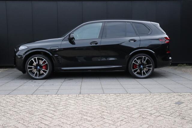 BMW X5 xDrive50e | M SPORT | LEDER | MEMORY | H&K | PANO | STOEL/STUURVERW. | HEAD-UP | SOFT-CLOSE | TREKHAAK | 360° CAMERA | CRUISE | NAVI | FULL OPTIONS |