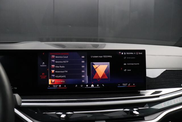 BMW X5 xDrive50e | M SPORT | LEDER | MEMORY | H&K | PANO | STOEL/STUURVERW. | HEAD-UP | SOFT-CLOSE | TREKHAAK | 360° CAMERA | CRUISE | NAVI | FULL OPTIONS |