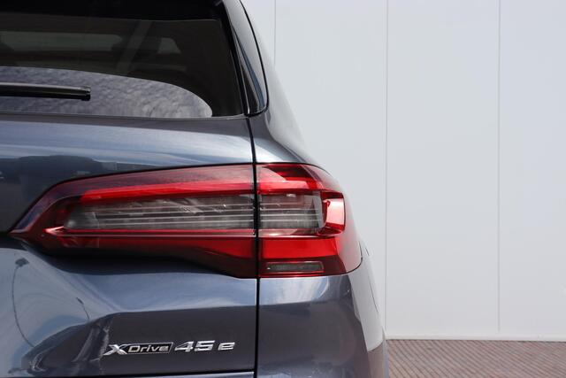 BMW X5 xDrive45e High Executive M-Sportpakket/ Comfort Acces/ Soft-Close/ Panoramadak/ Stoelverwarming voor en achter/ Head-Up
