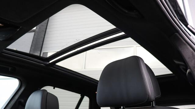 BMW X5 xDrive50e | Harman/Kardon | Panoramadak | Head-up | Trekhaak | Iconic Glow