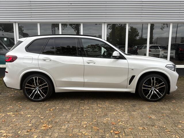 BMW X5 xDrive45e High Executive | M Pakket | Pano | Harmon Kardon | LED Koplampen