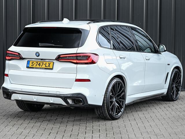 BMW X5 xDrive45e HIGH EXECUTIVE | ACTIVE CRUISE | M-SPORT PRO | LUCHTVERING | SPORTBRAKES | COMFORT ACCESS | SHADOWLINE LIGHTS | PANORAMADAK SKY LOUNGE | AMBIANCE INTERIEUR | 360 CAMERA | HEAD-UP | DAB+ | HARMAN/KARDON |
