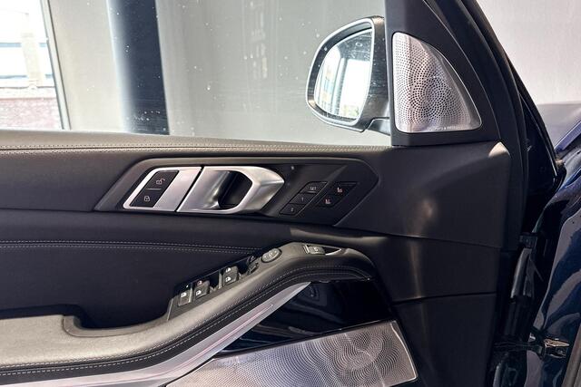 BMW X5 xDrive50e | M Sport | Sky Lounge | Bowers & Wilkins | Soft-close | Trekhaak |