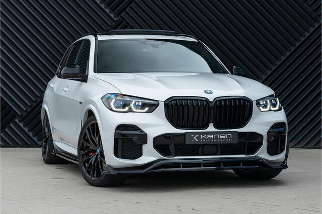 BMW X5 xDrive45e M-Sport ACC Skylounge Mstoelen Headup Achteras Laser Stoelvent Trekhaak