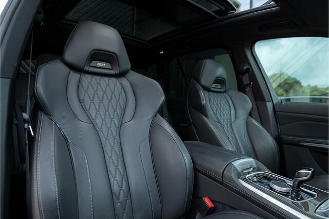 BMW X5 xDrive45e M-Sport ACC Skylounge Mstoelen Headup Achteras Laser Stoelvent Trekhaak