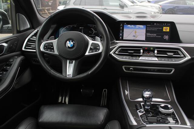 BMW X5 xDrive45e High Executive / Full option! / Trekhaak / Panoramadak / 360Camera / Head-up / Softclose / Keyless / Laser LED / Bowers & Wilkens / Skylounge / Carbon intr. / 22'' / M Kuipsportstoelen / Achterasbesturing /