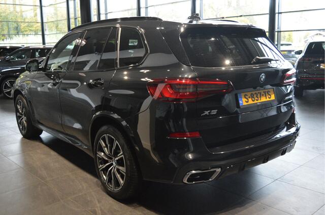 BMW X5 xDrive45e M-pakket pano camera leer trekhaak 20 inch !!