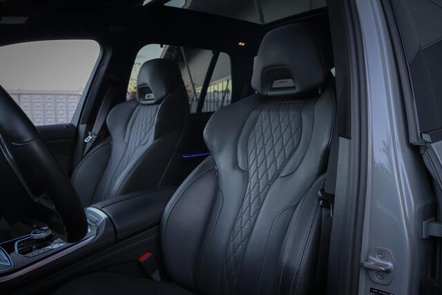 BMW X5 XDrive 50e | SKYLOUNGE | M SPORTSTOELEN | MASSAGE | STOELVERKOELING & VERWARMING | BOWERS & WILKINS | SFEERVERLICHTING | 360 CAMERA | CARPLAY | SPOILERPAKKET |