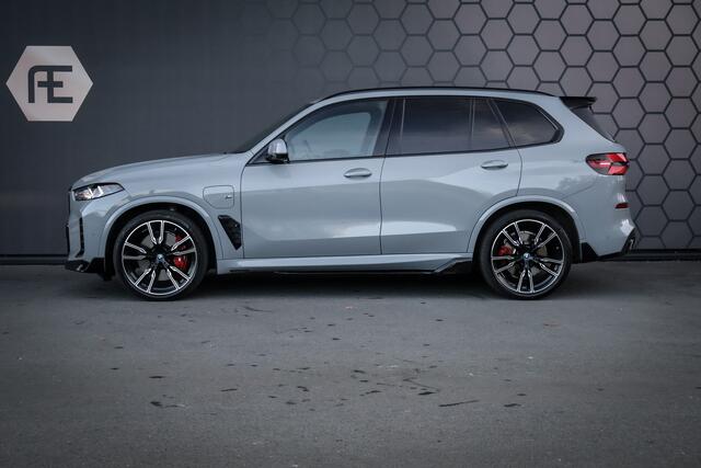 BMW X5 XDrive 50e | SKYLOUNGE | M SPORTSTOELEN | MASSAGE | STOELVERKOELING & VERWARMING | BOWERS & WILKINS | SFEERVERLICHTING | 360 CAMERA | CARPLAY | SPOILERPAKKET |