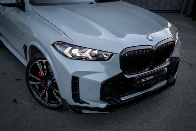 BMW X5 XDrive 50e | SKYLOUNGE | M SPORTSTOELEN | MASSAGE | STOELVERKOELING & VERWARMING | BOWERS & WILKINS | SFEERVERLICHTING | 360 CAMERA | CARPLAY | SPOILERPAKKET |