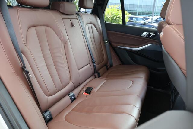 BMW X5 xDrive45e High Executive | M Sportpakket | Panorama Dak | Driving Assistant Plus