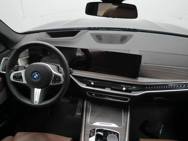 BMW X5 xDrive50e M-Sport | Panorama | Driving Assistant Professional | Harman Kardon | Trekhaak | Comfortzetels
