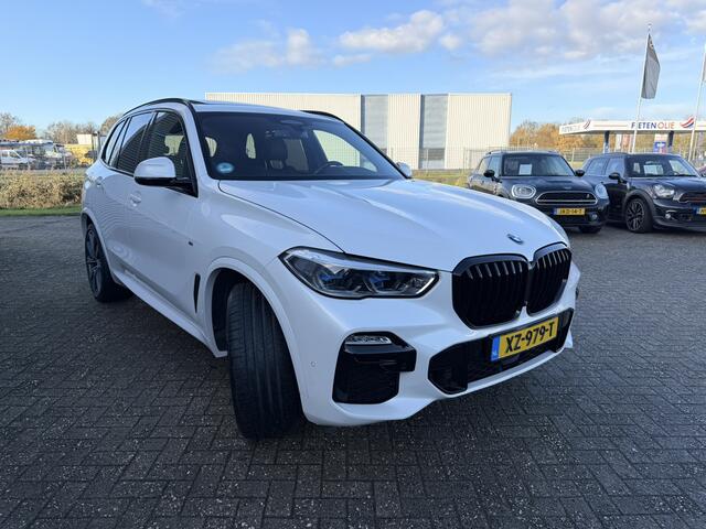 BMW X5 xDrive40i High Executive M-Sport Skylounge Panoramadak Trekhaak 22 Inch Laser Licht Harman-Kardon Keyless Entry 4WD Besturing Head-Up Display Luchtvering