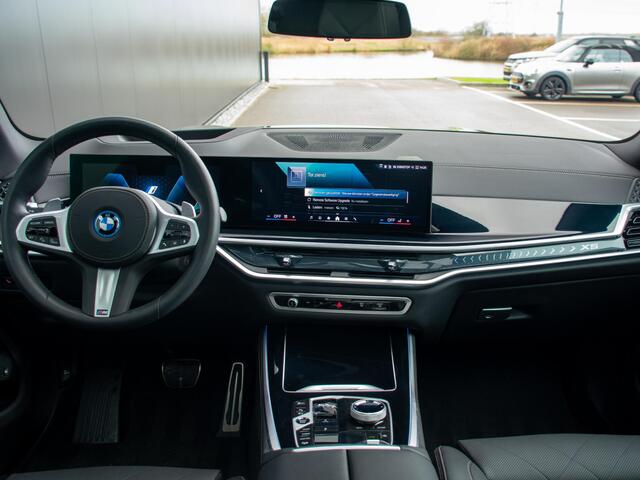 BMW X5 xDrive50e | M Sport | Achteras besturing | Schuif-/kantel Pano | Adapt. Cruise | Adapt. LED | Massage | Softclose | Head-up |