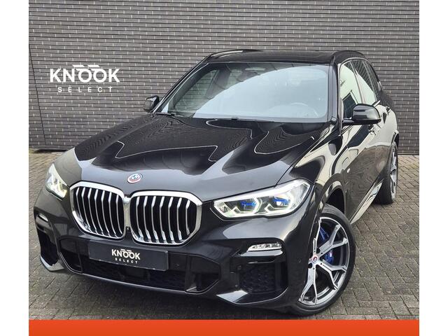 BMW X5 xDrive45e High Executive M Sport / Panoramadak / Achterasbesturing / Head Up Display / Comfortstoel / Driving Assistant Professional / Stuurwielverwarming / Trekhaak / Comforttoegang