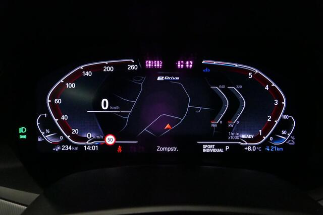 BMW X5 xDrive45e M Sport / Maxton Design Bodykit V.2 / Panoramadak / Soft-close / Koplamp Laser / Elektr. verstelbare voorstoelen + memory / Luchtvering / Stoelverwarming voor + achter / Stoelventilatie / Head-Up Display / Apple Carplay - Andriod Auto / Ambiente