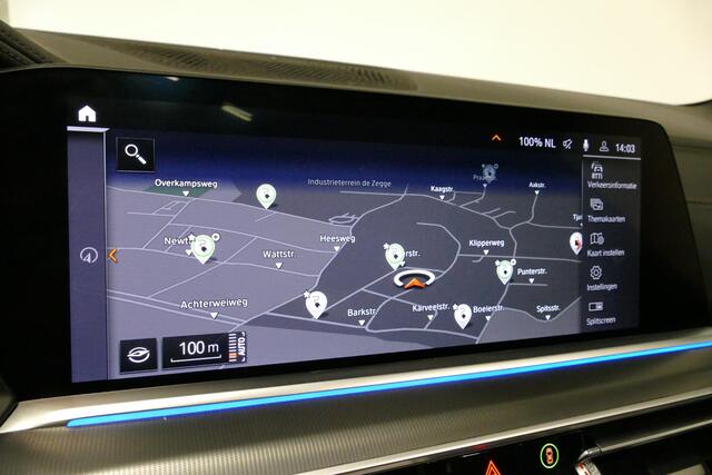 BMW X5 xDrive45e M Sport / Maxton Design Bodykit V.2 / Panoramadak / Soft-close / Koplamp Laser / Elektr. verstelbare voorstoelen + memory / Luchtvering / Stoelverwarming voor + achter / Stoelventilatie / Head-Up Display / Apple Carplay - Andriod Auto / Ambiente