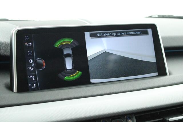 BMW X5 xDrive30d 259pk High Executive M-Sport Panoramadak Trekhaak Leder Memory Camera Keyless Navigatie