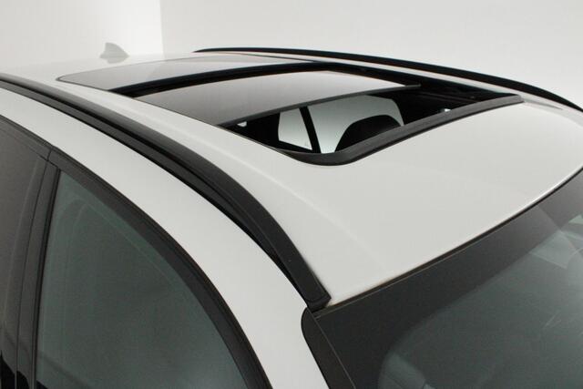 BMW X5 xDrive30d 259pk High Executive M-Sport Panoramadak Trekhaak Leder Memory Camera Keyless Navigatie