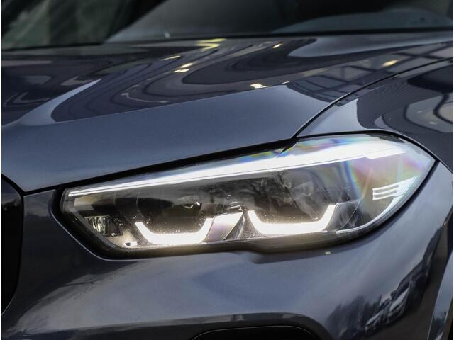 BMW X5 xDrive45e M Sport Lucht Pano 22" Laser Zwarte hemel