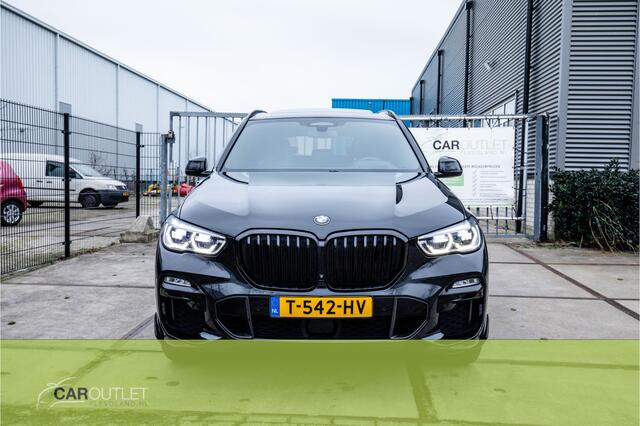 BMW X5 45e High Executive X-Drive45e High Ex Warmte Comf pakket M uitv. Swarovsky/HUD/Bowers&Wilkins/Pano/Massagefuncties/Comfort acces/Soft Close/ Sky Lounge/Stoelverwarming en ventilatie/Stuur\verwarm./Trekhaak/Clima Bekerh/Carbon performance ETC! Zeer goed on
