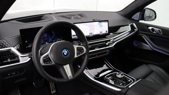 BMW X5 xDrive50e M-Sport Pro | Massage | Bowers & Wilkins | Sky Lounge | Soft-Close | Trekhaak | Stoelventilatie | Head-up