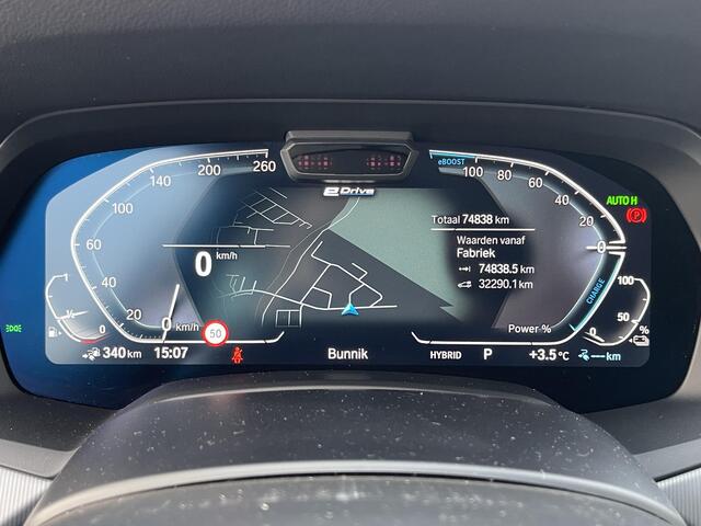 BMW X5 xDrive45e High Executive 19''/Trekhaak/Harman Kardon/Keyless/Head-up/Adaptieve cruise/Dodehoek/Stuur + stoelverwarming v+a/Luchtvering/Leder + memory