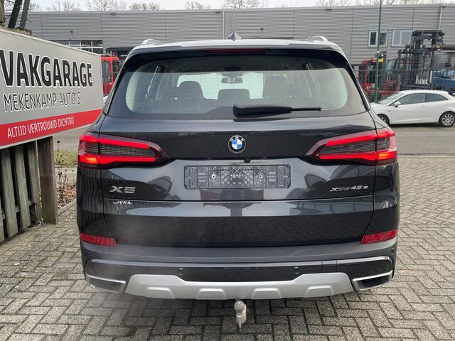 BMW X5 xDrive45e High Executive 19''/Trekhaak/Harman Kardon/Keyless/Head-up/Adaptieve cruise/Dodehoek/Stuur + stoelverwarming v+a/Luchtvering/Leder + memory