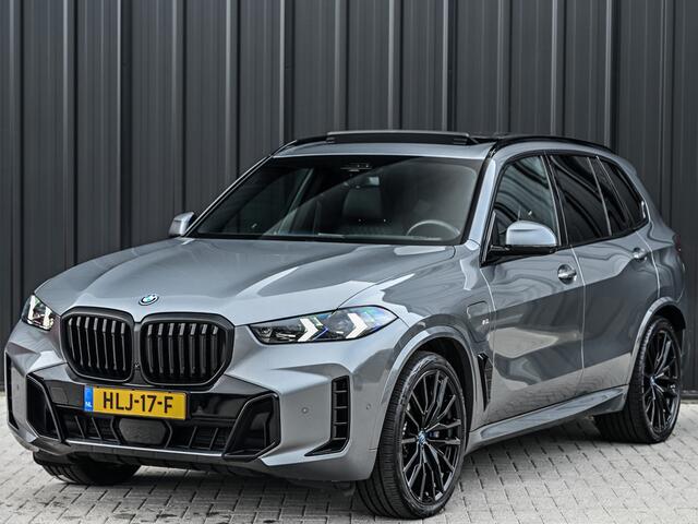 BMW X5 xDrive50e | M-SPORT BRAKE | COMFORT ACCESS | SOFT CLOSE | TREKHAAK | SHADOW-LINE | PANORAMADAK | STOEL VENTILATIE | AMBIANCE AIR | AMBIANCE LIGHT | ADAPTIVE LED | ACTIVE CRUISE | 360 CAMERA | DAB+ | HARMAN/KARDON | GESTURE CONTROL |